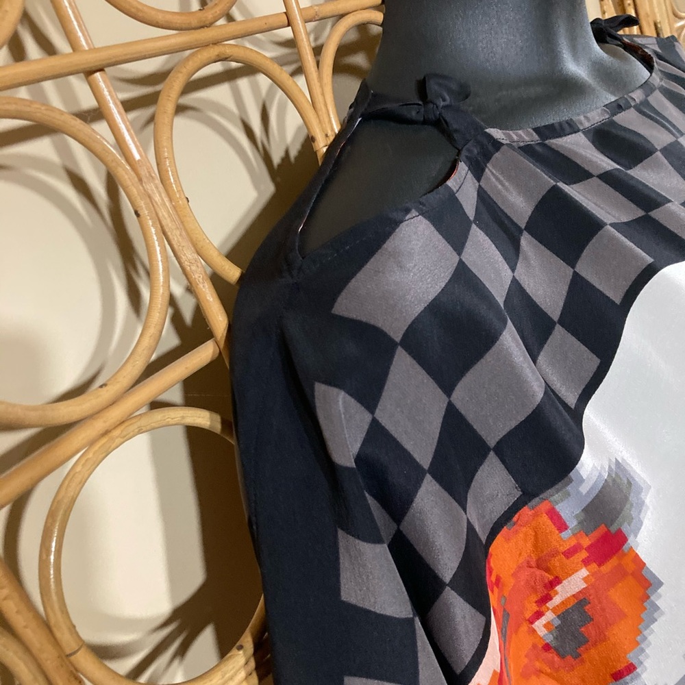 Language La Blouse. - image 2